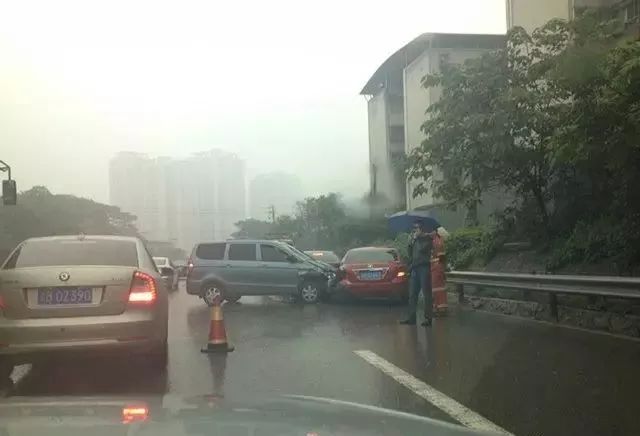 夏季疲勞駕駛預(yù)防_出行提示_夏季行車安全提示